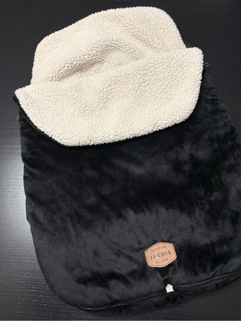 JJ Cole Bundle Me - Black & Cream Sherpa-Lined Car Seat Cover